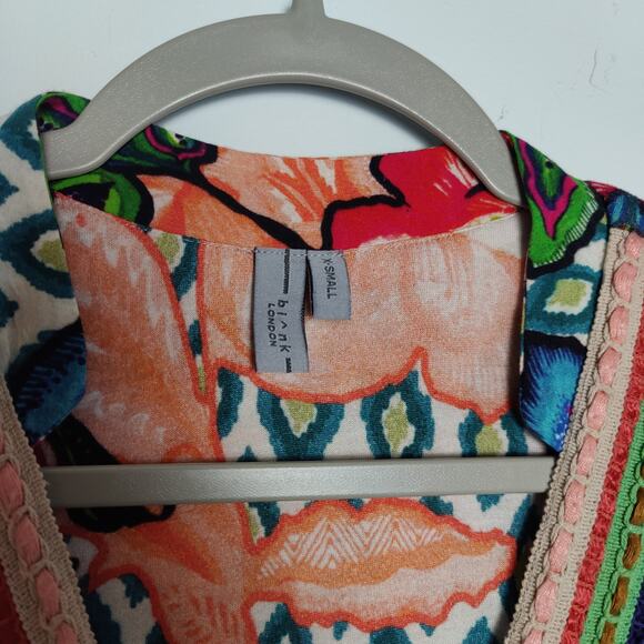 Blank London Anthropologie Sz XS Stephanie Embroidered Floral Top Boho Viscose - Picture 3 of 6